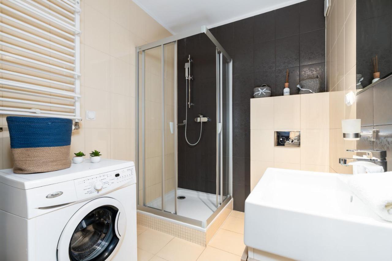 Cozy Apartment Karpia 17 With Terrace In Poznan By Noclegi Renters ภายนอก รูปภาพ